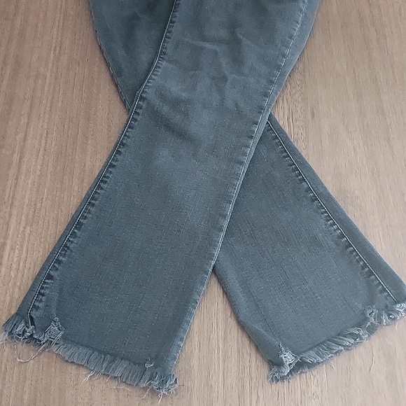 Madewell Cali Demi-Boot Jeans - Picture 3 of 10